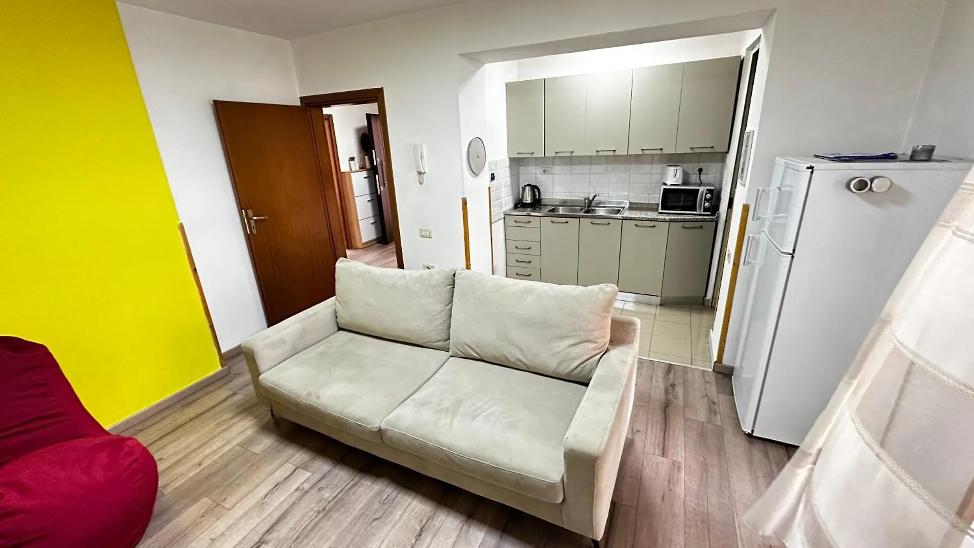 Bob Marley Apartment 티라나