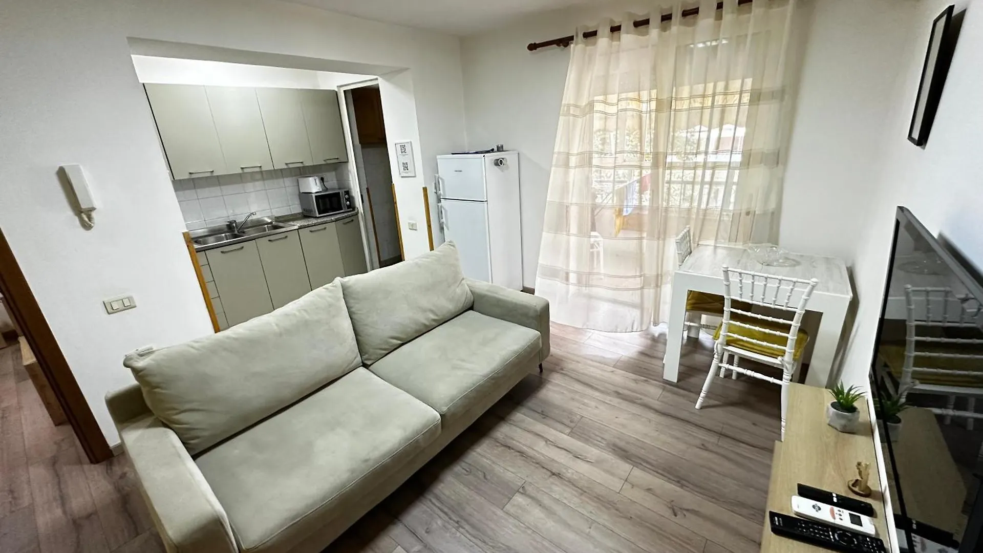 Bob Marley Apartment 티라나